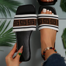Themis Orthopädische Sandalen